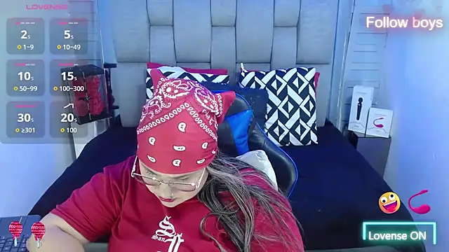 evelin zaens online show from October 16, 2025, 4:24 am