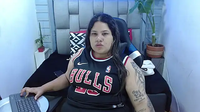 evelin zaens online show from May 13, 2026, 3:48 am