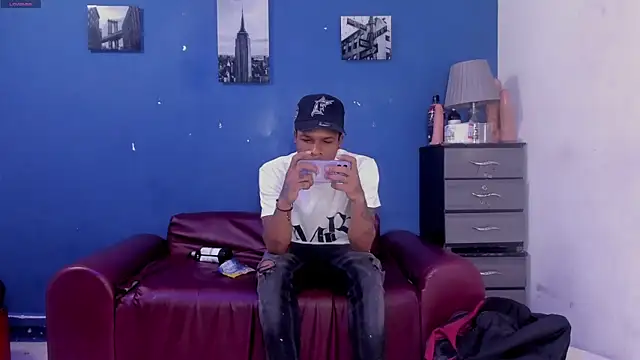 Snapshot of BeMyLover3 chatting on March 17, 2025, 10:28 pm BeMyLover3 online show from March 17, 2025, 10:28 pm