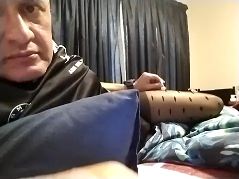 Snapshot of MattBratt chatting on May 30, 2026, 3:09 pm MattBratt online show from May 30, 2026, 3:09 pm