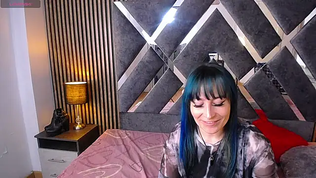 alicia moom online show from January 8, 2025, 7:34 pm