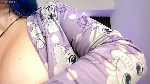 alicia moom online show from January 18, 2025, 11:00 pm