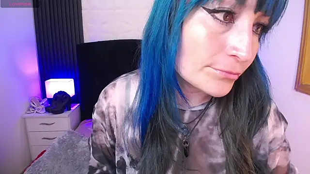 alicia moom online show from February 5, 2025, 7:31 pm