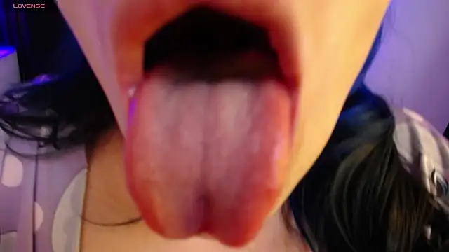 alicia moom online show from February 23, 2025, 2:29 am