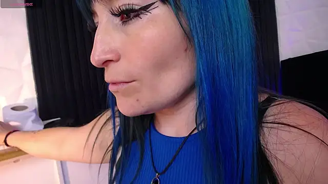 alicia moom online show from March 4, 2025, 8:16 pm