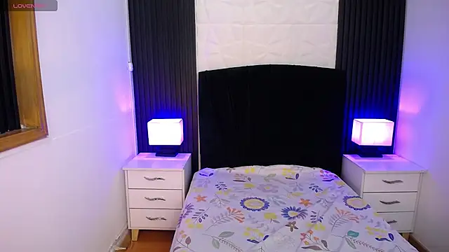 alicia moom online show from March 5, 2025, 7:38 pm