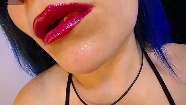 alicia moom online show from October 14, 2025, 7:25 pm