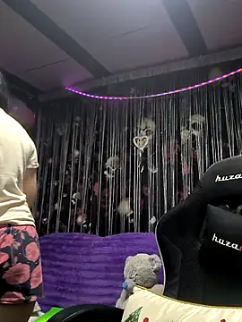 KikiXRed online show from March 22, 2026, 4:27 am