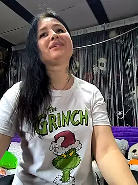 KikiXRed online show from April 22, 2026, 5:21 am