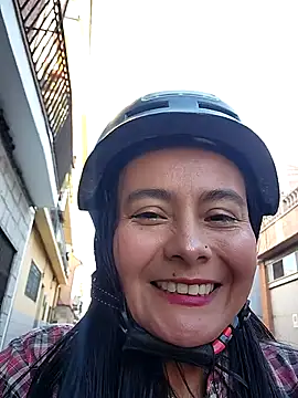 Snapshot of bellapaty chatting on September 18, 2025, 7:32 am bellapaty online show from September 18, 2025, 7:32 am