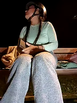 Snapshot of bellapaty chatting on October 8, 2025, 7:11 pm bellapaty online show from October 8, 2025, 7:11 pm