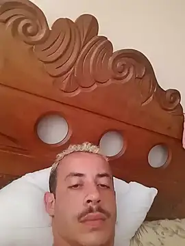 MachoScorpionCaralho online show from February 5, 2025, 4:58 pm