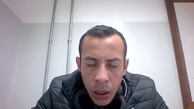 MachoScorpionCaralho online show from June 25, 2026, 1:37 pm
