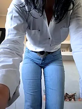 luxxe25 online show from March 30, 2026, 8:59 am