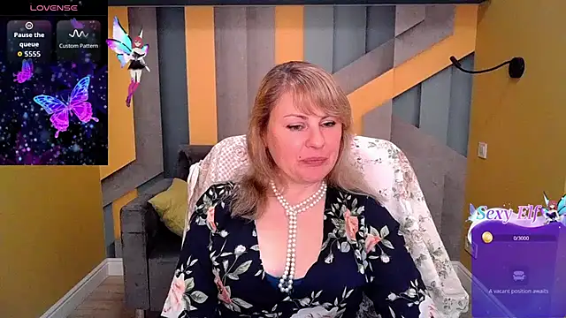 Candy Long online show from April 13, 2026, 6:13 pm