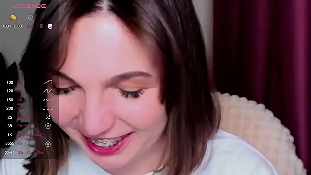 KindHazelHere  online show from February 20, 2025, 7:30 pm