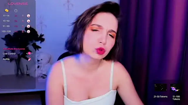 KindHazelHere  online show from November 12, 2025, 12:16 pm