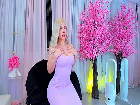 Sophi Jonnes online show from April 1, 2026, 10:49 am