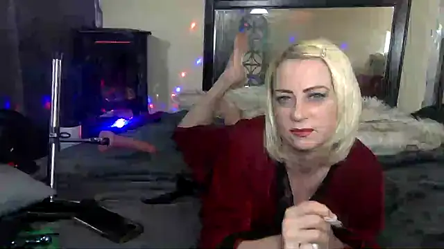 TiffaneyLove online show from March 6, 2025, 11:47 am