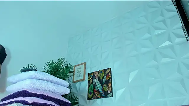 Hellen Sky online show from September 17, 2025, 7:15 pm