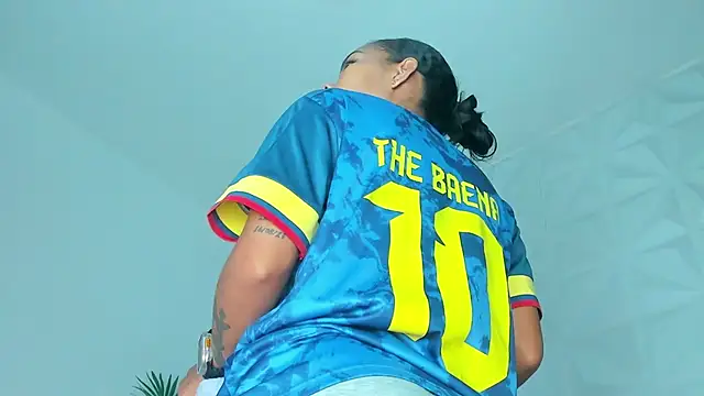 Hellen Sky online show from November 19, 2025, 7:03 pm