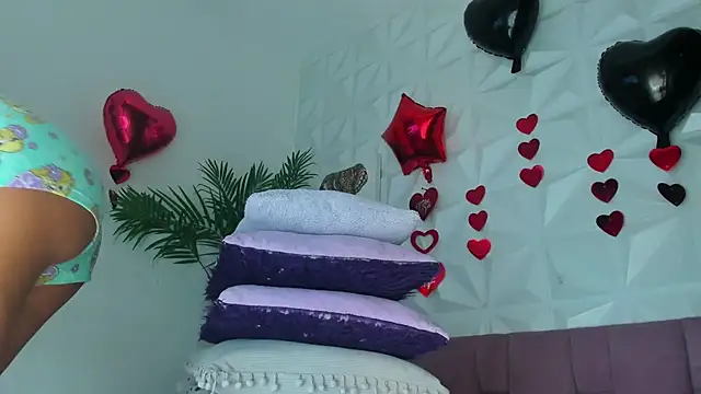 Hellen Sky online show from April 21, 2026, 7:06 pm