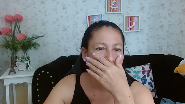 mature martina online show from February 7, 2025, 7:27 pm