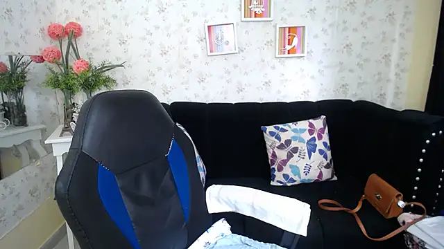 mature martina online show from February 9, 2025, 6:37 pm