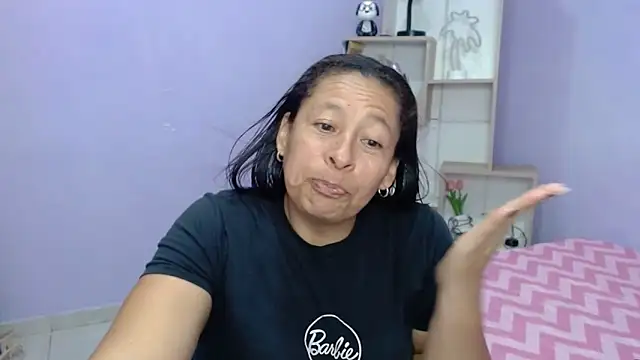 mature martina online show from October 24, 2025, 11:34 pm