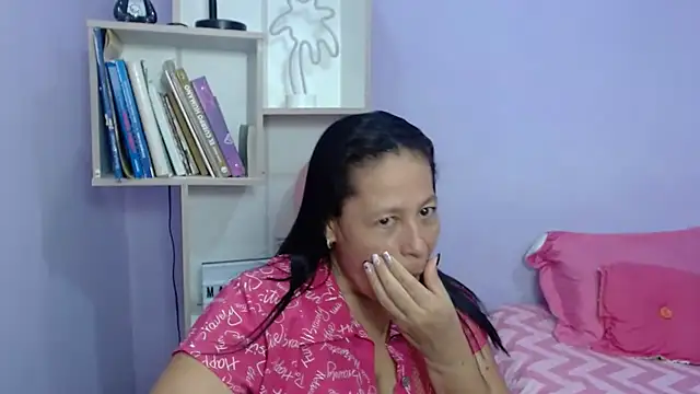 mature martina online show from October 27, 2025, 10:14 pm