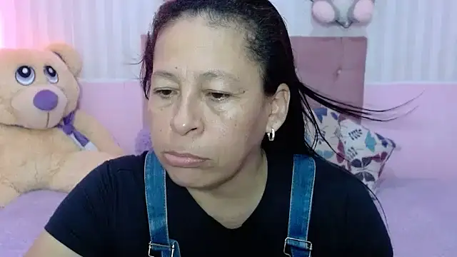 mature martina online show from November 20, 2025, 5:56 pm