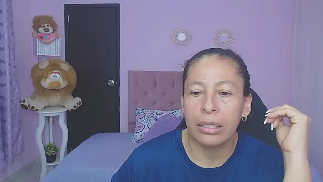 mature martina online show from February 16, 2026, 7:32 pm