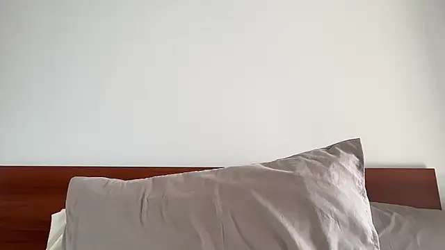 ivankai  online show from March 4, 2026, 3:12 am