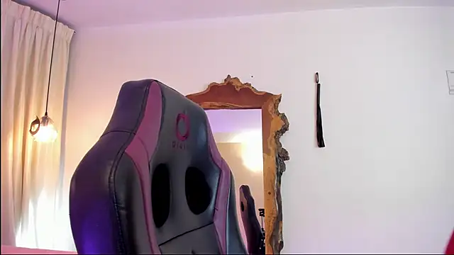 BonnieBad01 online show from October 31, 2025, 2:51 pm