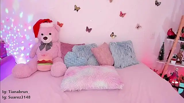 Zara uwu  online show from January 8, 2025, 2:35 pm