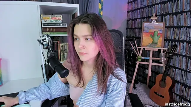 icefroqq online show from December 4, 2024, 9:35 pm