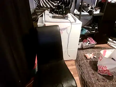 Bebemickey75 online show from March 11, 2025, 10:31 pm