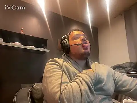 Bebemickey75 online show from September 23, 2025, 11:52 pm