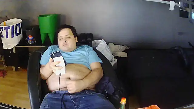 Bebemickey75 online show from November 10, 2025, 3:33 pm