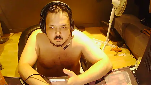 Snapshot of Bebemickey75 chatting on May 29, 2026, 8:29 pm Bebemickey75 online show from May 29, 2026, 8:29 pm