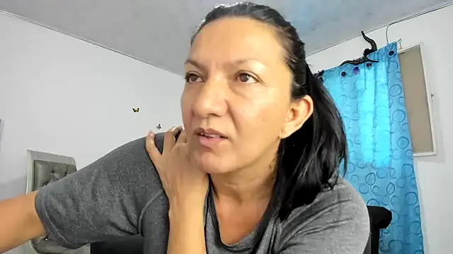 Angelblue  online show from January 2, 2025, 9:28 pm