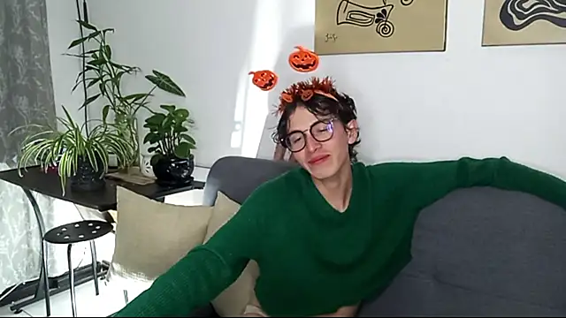 Norehg online show from October 12, 2025, 8:35 am