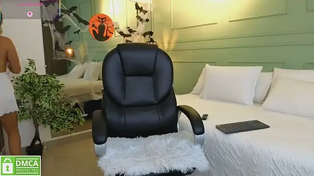 kataliina   online show from October 24, 2025, 11:28 am