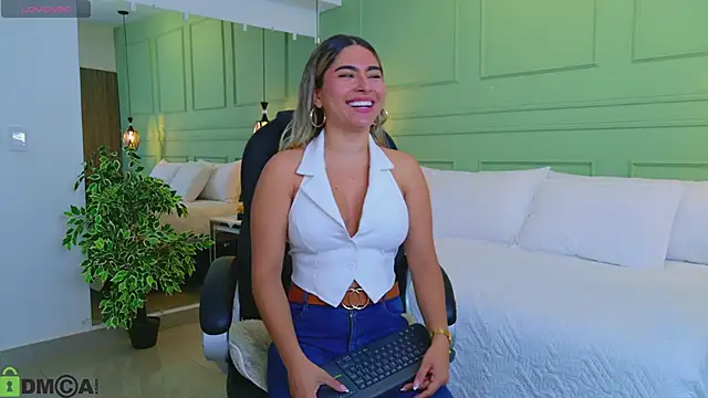 kataliina   online show from April 21, 2026, 12:00 pm