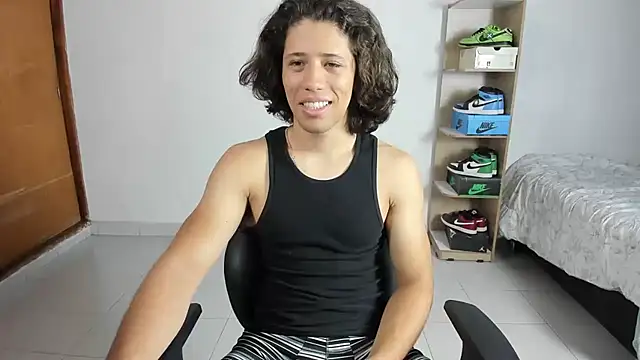 imtonny19 online show from February 6, 2025, 2:26 pm