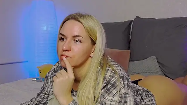 SofiJames online show from December 29, 2024, 5:53 am