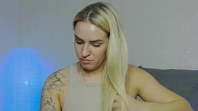 SofiJames online show from January 7, 2025, 9:18 am