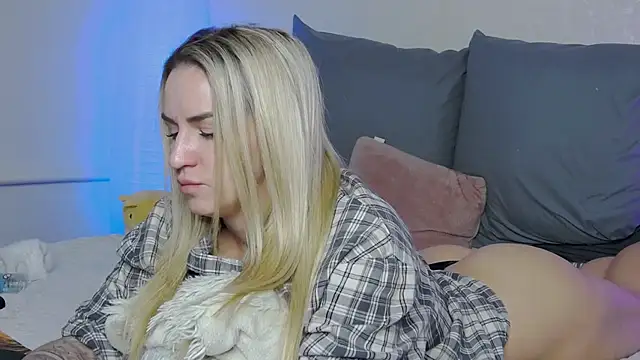 SofiJames online show from February 6, 2025, 9:53 am