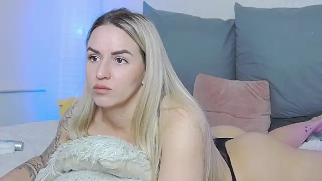 SofiJames online show from March 22, 2025, 6:33 am