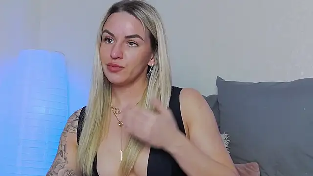 SofiJames online show from March 23, 2025, 6:26 am